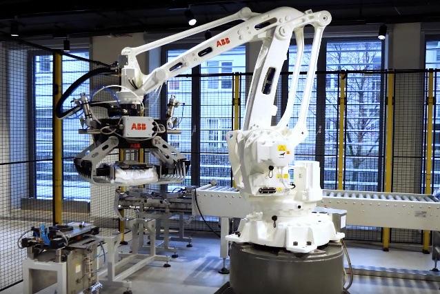 Zalety robotów paletyzujących