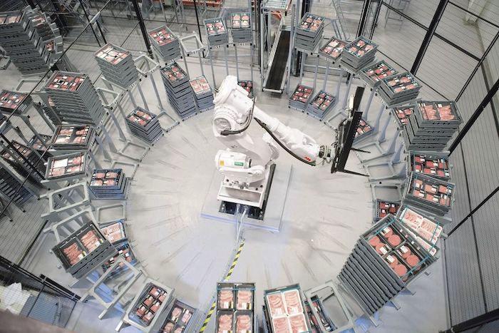 Raport IFR: sprzedaż robotów przemysłowych bije rekordy