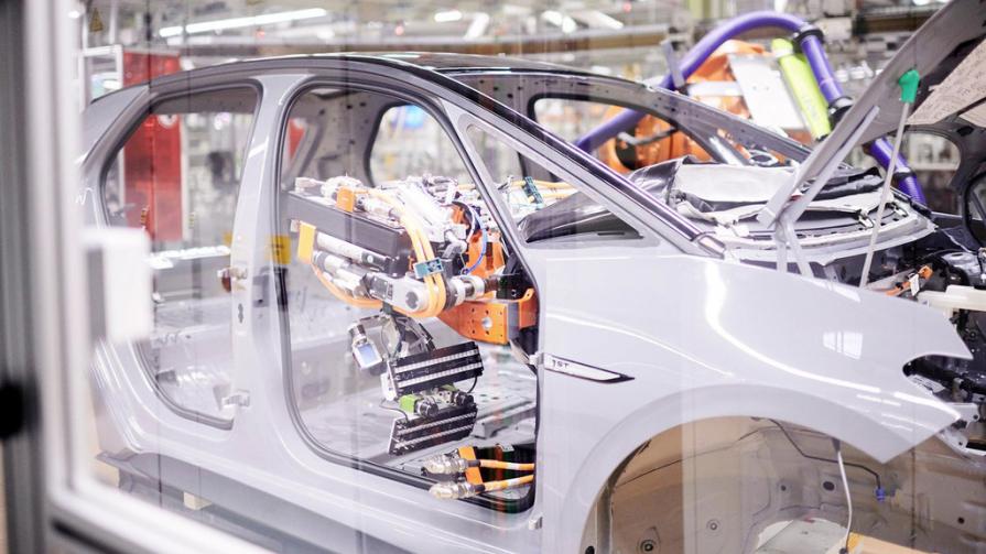 Volkswagen kupi 2200 robotów