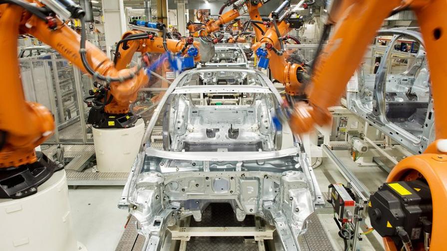 Wkrótce w fabrykach BMW pojawi się 5000 robotów KUKA