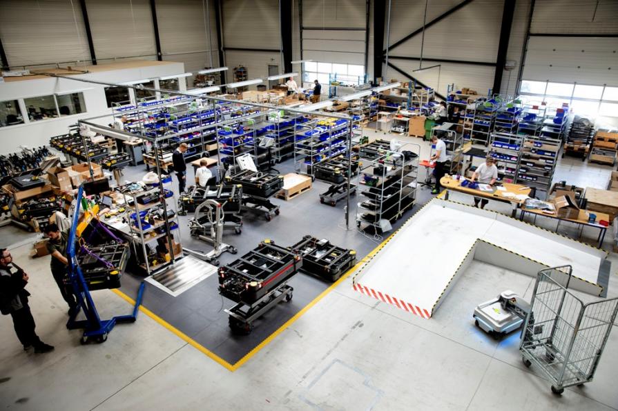 Faurecia wdroży roboty mobilne