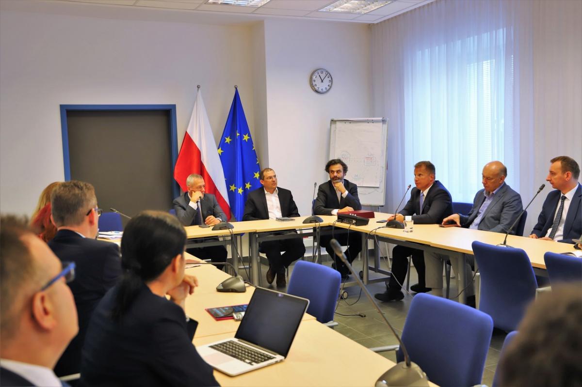 Wirtualna Katedra Etyki i Prawa dla AI