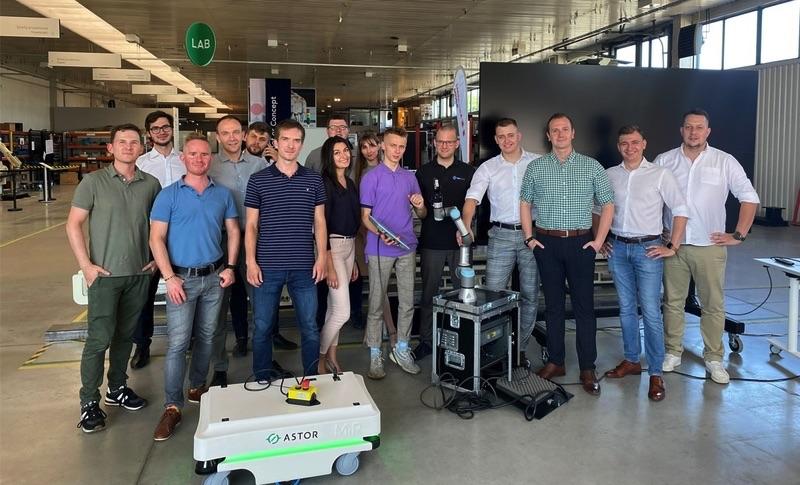 Współpraca ASTOR i ProCobot w zakresie robotyzacji intralogistyki
