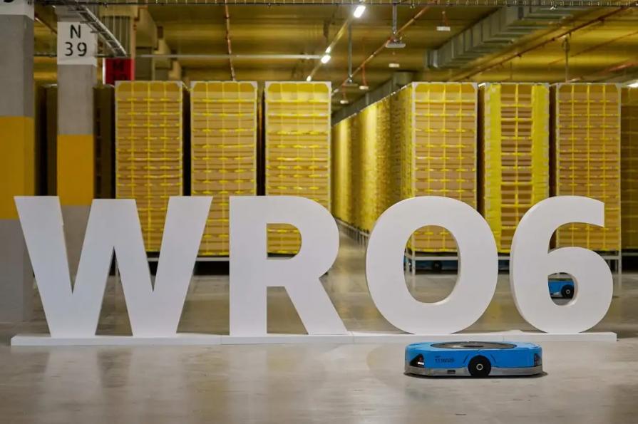 Amazon uruchamia robotyczne centrum logistyczne