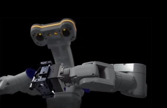 Robot o ludzkich dłoniach
