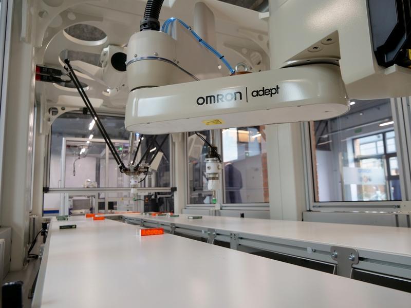 Robot SCARA, delta czy 6-osiowy?