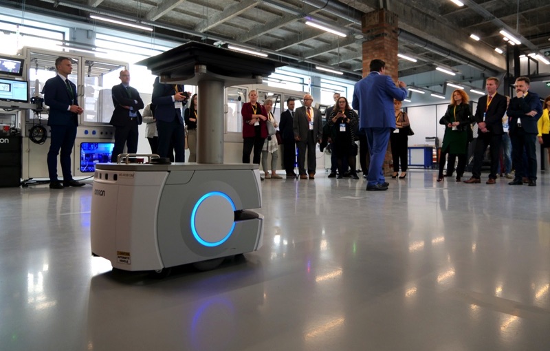 omron robot mobilny